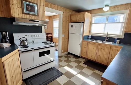 Winthrop House | Hazel's, on the Old Western Boardwalk in Down Winthrop, WA-5 Bedrooms Sleeps 10