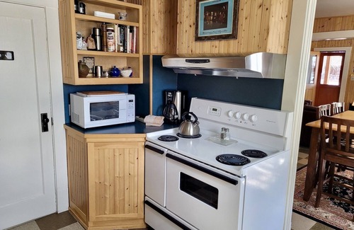 Winthrop House | Hazel's, on the Old Western Boardwalk in Down Winthrop, WA-5 Bedrooms Sleeps 10