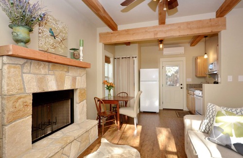 Wimberley Cabin | HCPL -Desert Willow I Cabin, wimberley