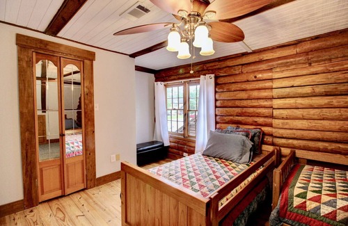 Dickinson House | Head out to the country!