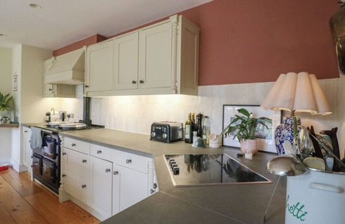 Beckingham Cottage | HEADLAND BARN, pet friendly, character holiday cottage in Maldon