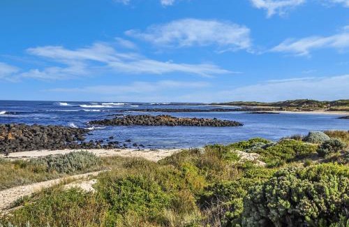 Port Fairy Villa | Hearns Beachside Villa 1