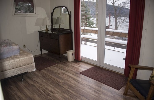 North Lake George Cottage | Heart Bay on Lake George - 2 Bedroom Cottage, Private Dock
