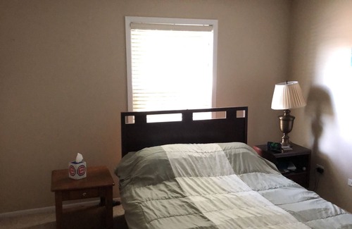 Forestview Condo | Heart of Chicago burbs 20 mins to airport 35 mins to the city. Business&pleasure