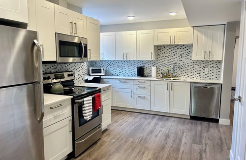 Okanagan-Similkameen Apartment | Heart of downtown Summerland 1-Bdrm basement suite. Walking distances to town.