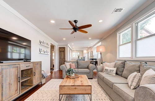 Norman House | Heart of Norman - 2 bedroom by Campus Corner