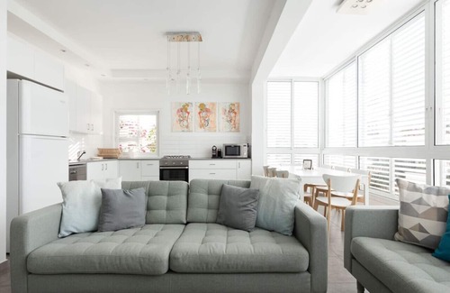 Tel Aviv City Center Apartment | Heart of Tel-Aviv Spacious Stay by Sea N' Rent