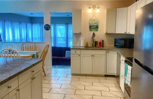 Sylvan Beach House | Heart of town full house with large yard and ample parking