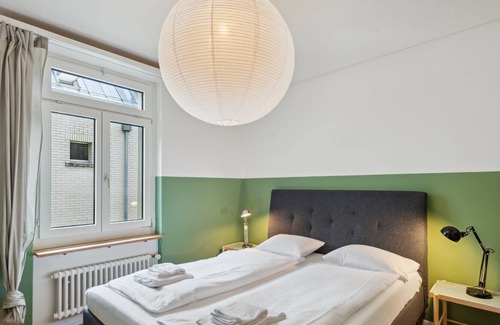 Hochschulen Apartment | Heart of Zurich: Central & Spacious