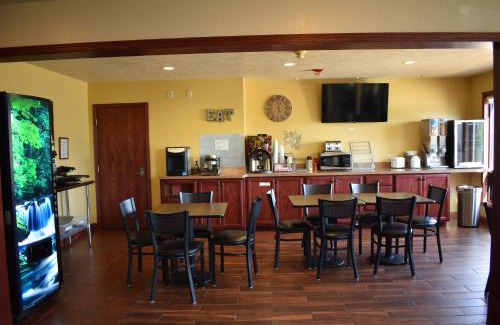 Rock Valley Hotel | Heartland Hotel & Suites