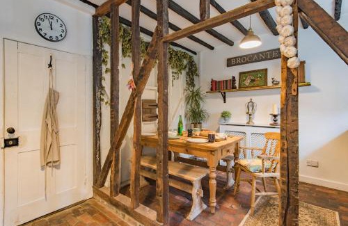 Biddenden House | Hearts of Oak by Bloom Stays