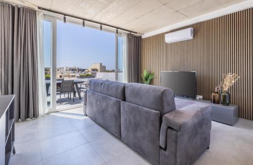 St. Andrew's Apartment | Heated Luxury Poolside Retreat in St Julian s