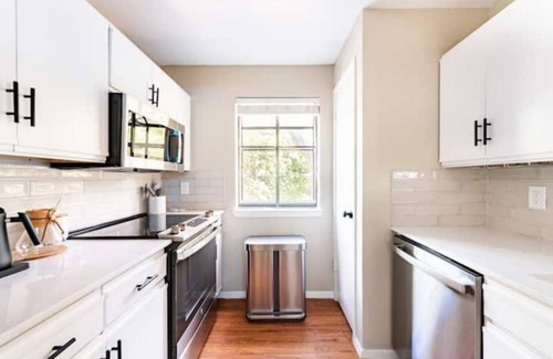 Cherrywood House | Heated Pool + 5 min to UT/Football Stadium