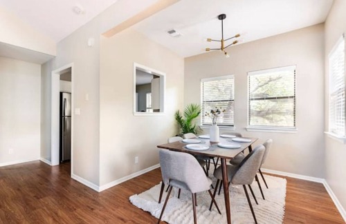 Cherrywood House | Heated Pool + 5 min to UT/Football Stadium