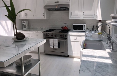 Sag Harbor House | Heated pool/5 min walk to Beach/Beautiful Sag Harbor Village/Restaurant/Museum