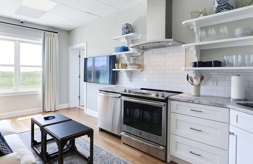 Tybee Island Apartment | Heated Pool Access | 5*Clean | Flex Cancelation