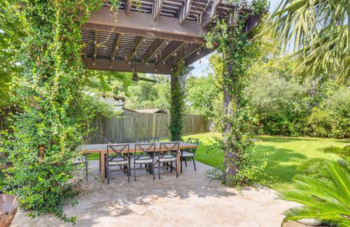 Manvel House | Heated Pool Family-Friendly Houston Area Home!
