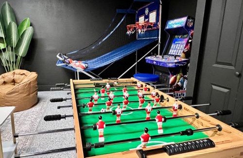 Mariner House | Heated Pool Game Room 9 Beds Families!
