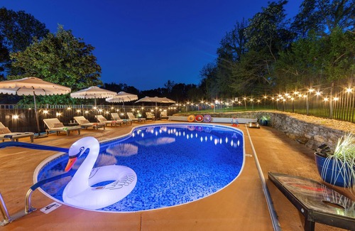 Buckner House | *Heated Pool & Hot Tub near Bourbon Trail