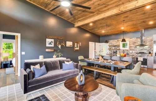 Mineral Bluff House | Heated Pool-Sauna-Mountain Views-Hot Tub-Game Room