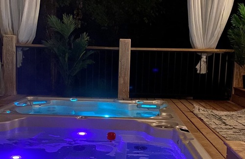 Mont-Tremblant House | Heated Pool & Spa Tremblant Resort. Monthly and seasonal ONLY!