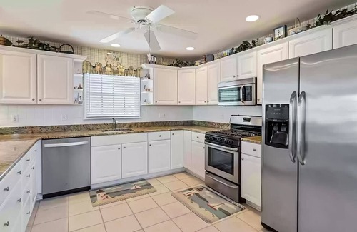 North Beach Haven House | Heated Saltwater Pool ~ Island Bliss 5BR 3BA Luxury Bayside Beauty ~ Sleeps 12