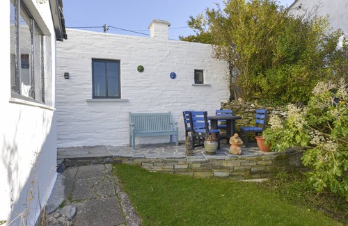 Treknow Cottage | HEATHERDALE, pet friendly, country holiday cottage in Treknow