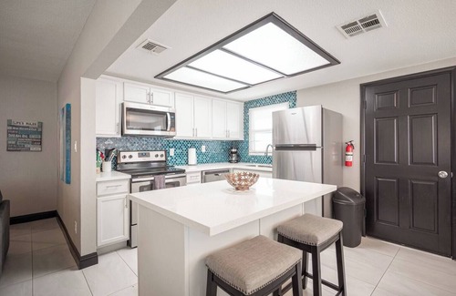 Townsite House | Heavenly 4 bedroom, walk to shopping & downtown!