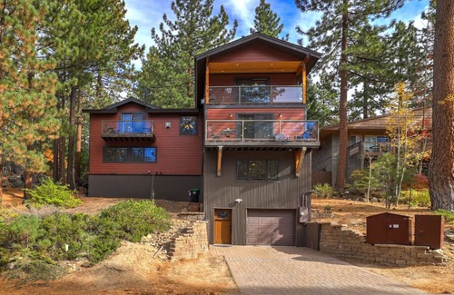 Lower Kingsbury House | Heavenly Haven | Games, Hot Tub, BBQ | Sleeps 10