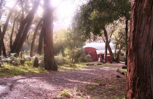 Halls Gap House | Heavenly Retreat - King bed, luxury spa, undercover parking!