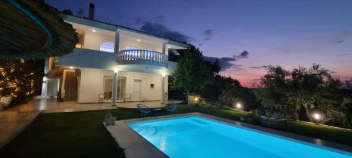 Oropos Apartment | Heavenly Views-1- Maisonette with pool close to the Beach