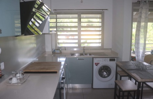 Perinet Apartment | Hebergement Pom'kanel