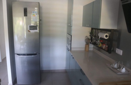 Perinet Apartment | Hebergement Pom'kanel