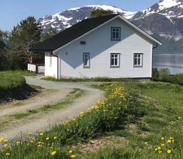 Lyngen House | Heggelund