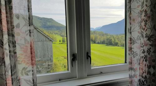 Eid House | Heggjabygda Gjestegard - historisk tømmerhus i landlige omgivelser