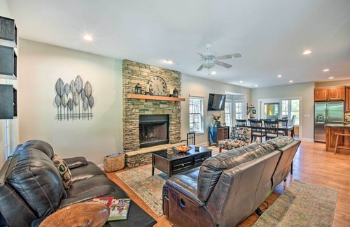 Helen House | Helen Retreat w/Hot Tub, 2 Mi to Downtown!