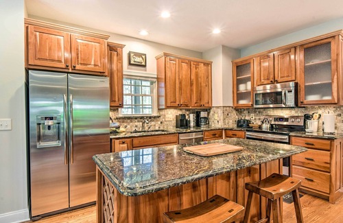 Helen House | Helen Retreat w/Hot Tub, 2 Mi to Downtown!