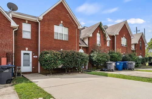 Helena House | Helena Townhouse with Space for everyone