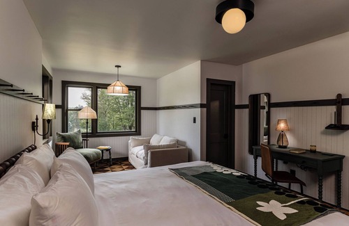 Neversink Hotel | Hemlock Neversink