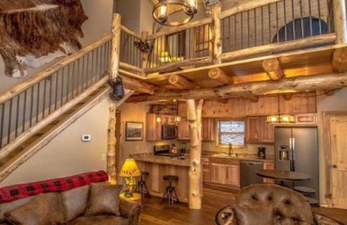 Cranmore Birches Ski Chalet | Hemlock · UNIQUE, LUXURY CHALET, CRANMORE, 2MIN TO TOWN