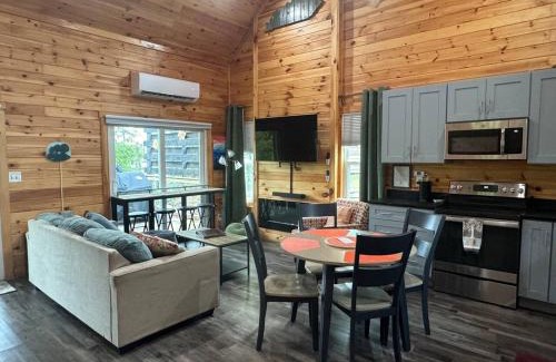 Rogers House | Hemlocks Over Muir in Rogers KY - Hot Tub & WiFi