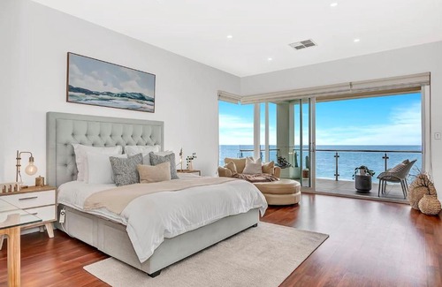Henley Beach South House | Henley's Treasure - Experience Opulence on the Ocean