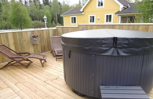 Karlstorp House | Here we have a well-kept house with good facilities for you in the program.