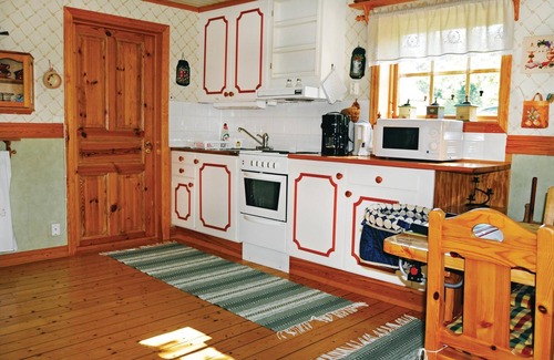 Asensbruk House | Here you will find a charmingly furnished small house just 300 m from lake Åklången.