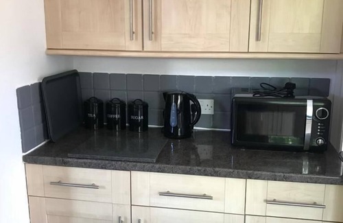 Hereford House | HEREFORD - Raven House - 4 Bedroom House West of City with Parking - Sleeps 7