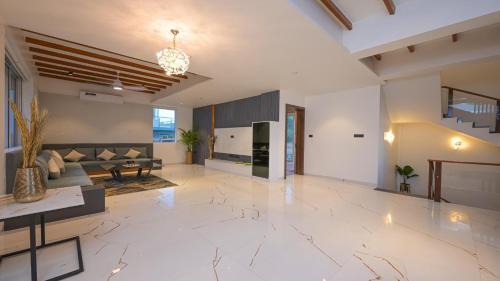 Tungarli Villa | Heritage 4Bhk Villa Lonavala With Turf