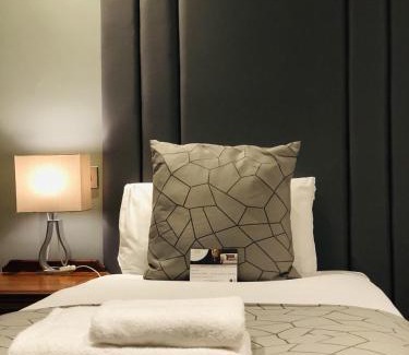 Pontypridd Hotel | Heritage Park Pontypridd, Trademark Collection by Wyndham