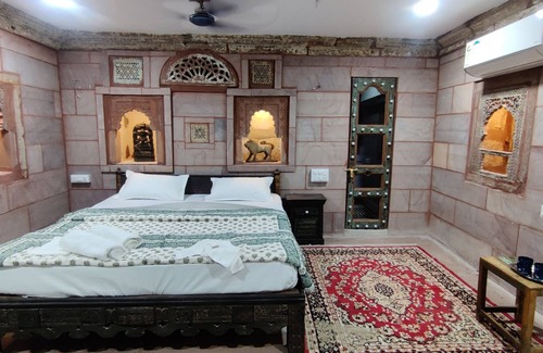 Gulab Sagar Bed & Breakfast | Heritage Room in heart of old city jodhpur