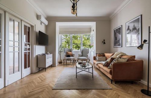 City Centre Apartment | Heritage View - LoftAffair