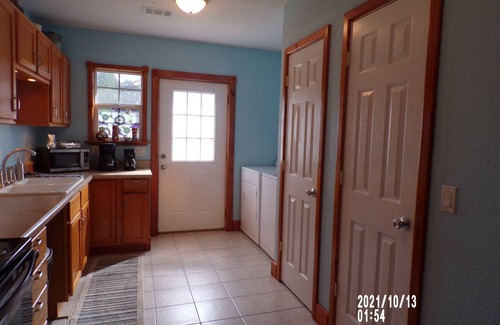 Perry Apartment | Hermit Crab 4 minutes to Keaton boat ramp and Beach